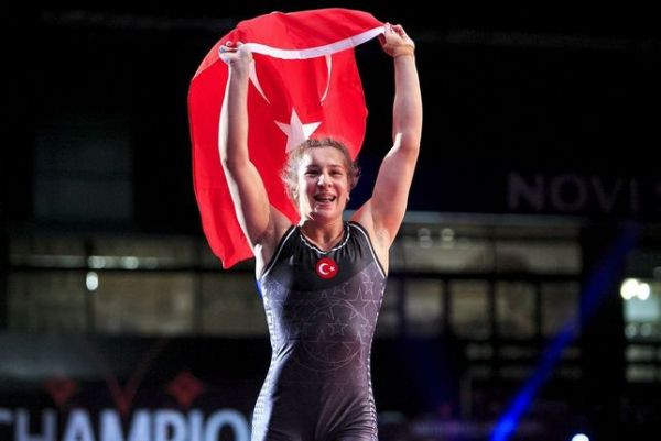 yasemin_adar_kimdir_duInya_sIampiyonu_yasemin_adar_kimdir