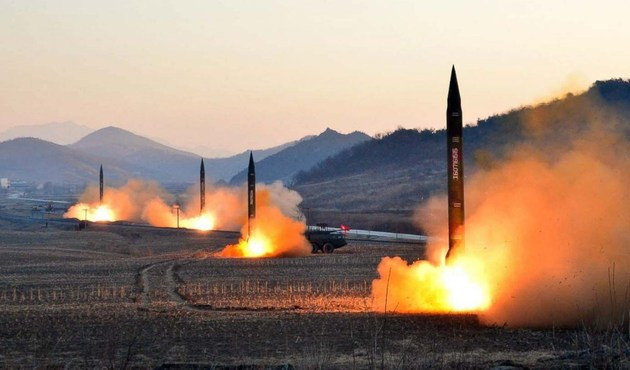 Kuzey Kore, Japonya'ya f&uuml;ze fırlattı! Savaş &ccedil;anları &ccedil;alıyor...