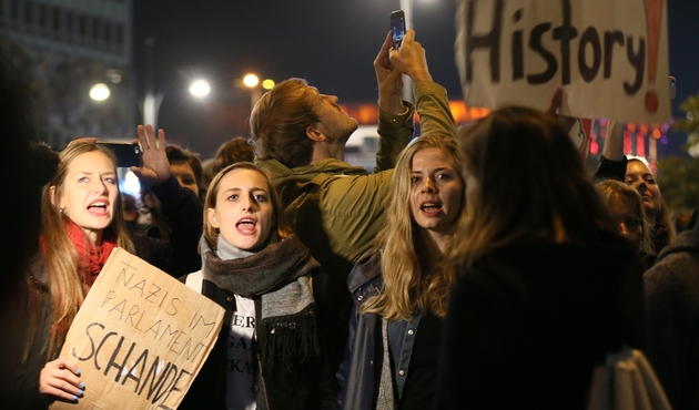 Almanya'da aşırı sağcı AfD'ye protesto...