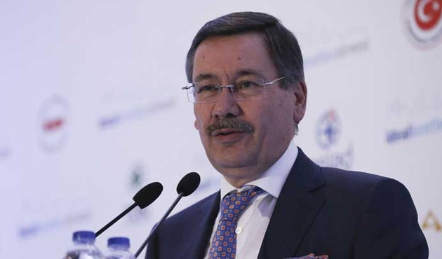 Melih G&ouml;k&ccedil;ek'ten istifa a&ccedil;ıklaması...