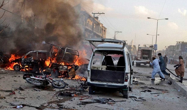 Pakistan&rsquo;da intihar saldırısı: 18 &ouml;l&uuml;, 27 yaralı..