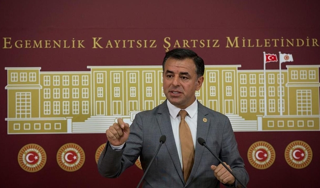 CHP'li milletvekili Barış Yarkadaş'ın attığı k&uuml;stah tweete bakın...