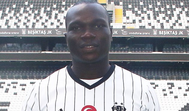 Beşiktaş'ın bonservisini almak i&ccedil;in uğraştığı Aboubakar,  Porto ile s&ouml;zleşme imzaladı!