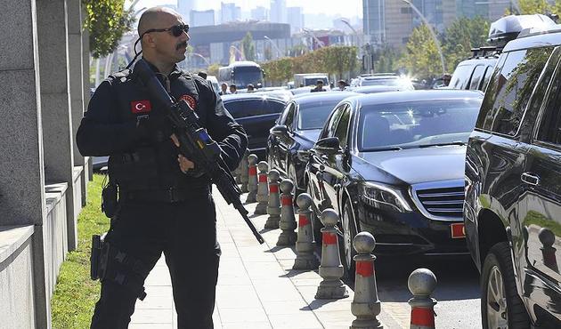 Erdoğan'ın s&ouml;z&uuml;n&uuml; ikiletmediler! Cumhurbaşkanlığı korumaları Sig Sauer kullanmayı bıraktı...