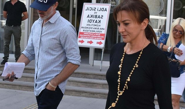 Hende Bermek: Murat&rsquo;a g&uuml;veniyorum, ben h&acirc;l&acirc; fotoğraflara inanmıyorum!