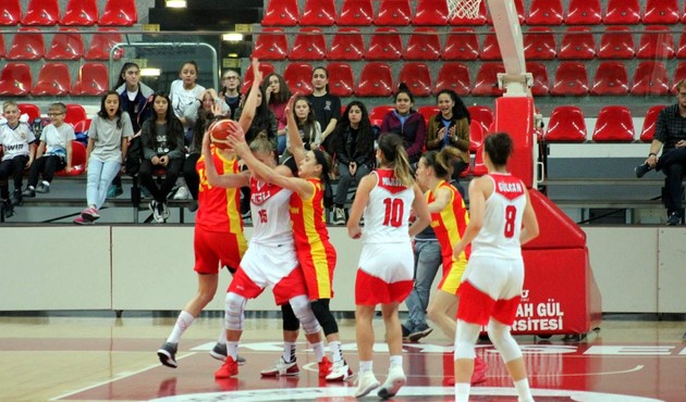 AG&Uuml; Spor: 70 - Sleza Wroclaw: 72