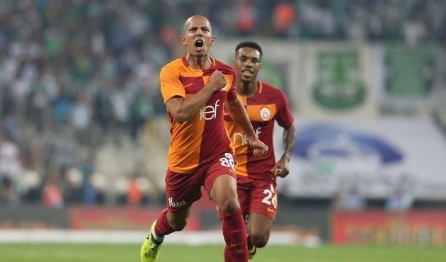 Feghouli'den C&uuml;neyt &Ccedil;akır'a sosyal medyadan tepki