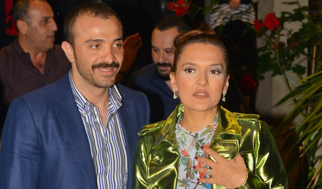 Hangi &uuml;nl&uuml; isim Demet Akalın'a Okan Kurt'tan boşanmasını s&ouml;yledi?