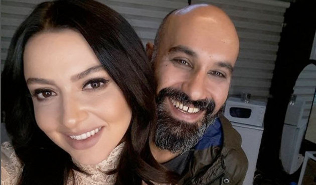 Hadise ve Dodan &Ouml;zer aşklarını sahnede bakın nasıl itiraf etti!