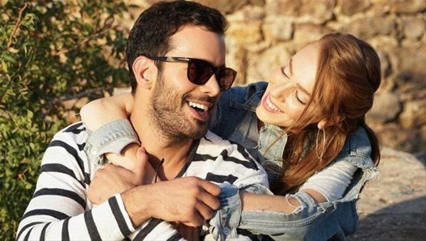 0x0-baris-arduc-ve-elcin-sangunun-mutluluk-zamani-1506672299982