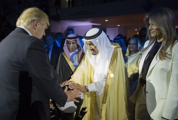 Trump_Sisi_ve_Selman039dan_manidar_poz