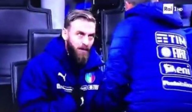 İtalya - İsve&ccedil; ma&ccedil;ında ilgin&ccedil; olay! De Rossi damga vurdu!