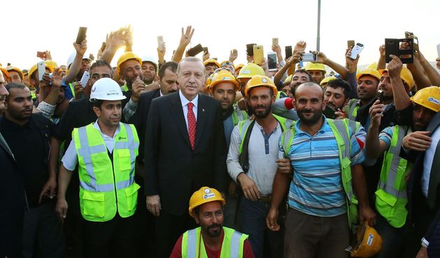 Cumhurbaşkanı Erdoğan'dan T&uuml;rk firmanın yaptığı havalimanı inşaatına ziyaret...