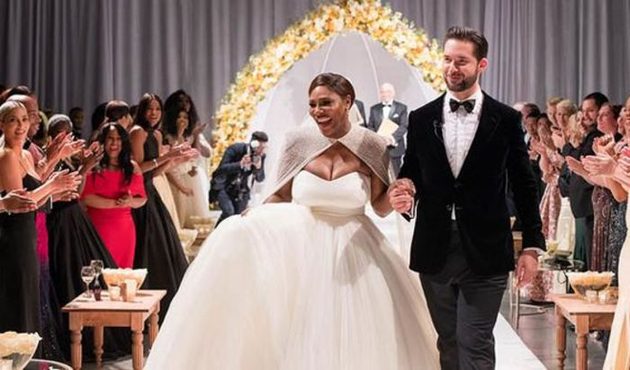 Tenis&ccedil;i Serena Williams evlendi! İşte o g&ouml;rkemli d&uuml;ğ&uuml;nden kareler...