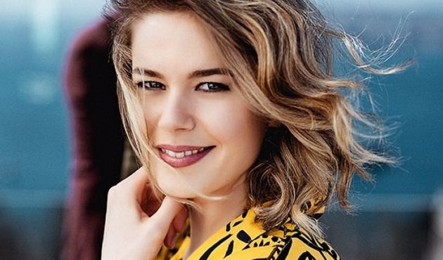&Ccedil;ağatay Ulusoy'un rol arkadaşı Burcu Biricik oldu!