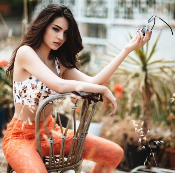 Melisa-AslA-Pamuk-Kara-Sevda-Asu-Kimdir-2-691x683