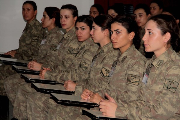jandarma_kadAn11