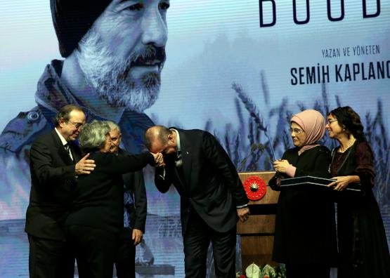 erdogIan_elini_oIptuI
