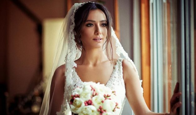 &Ouml;yk&uuml; G&uuml;rman aşkı havalimanında buldu!