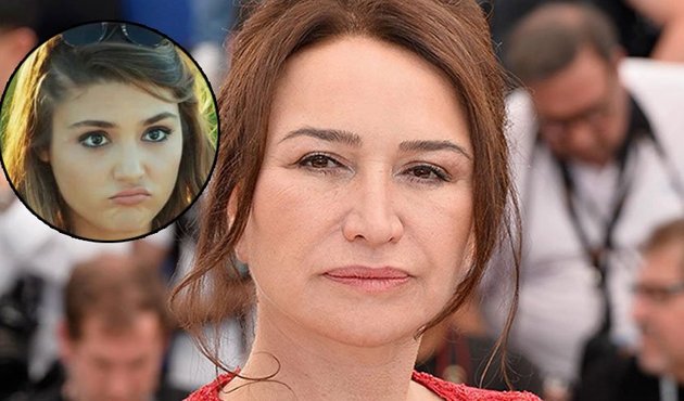 Demet Akbağ, komedi dalında &ouml;d&uuml;l alan Hande Er&ccedil;el'e y&uuml;klendi!