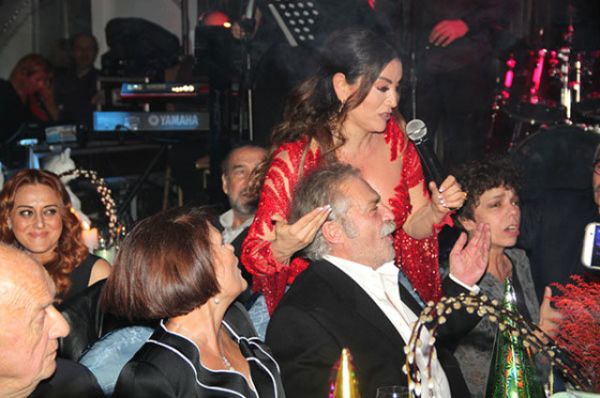 zuhal-olcay-in-eski-esleri-selcuk-yontem-ile-10409692_9245_m