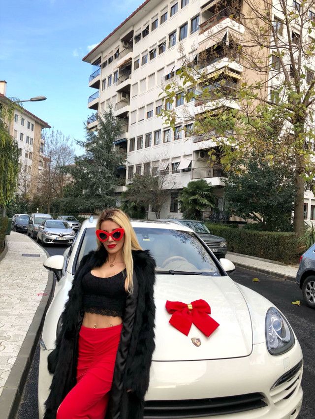 sevgilisi-kopegin-olsun-deyip-cicis-esra-ya-10424232_2665_m