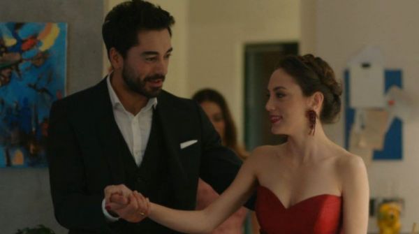 show-tv-nin-iddiali-baslayan-dizisi-kalp-atisi-10446806_6620_m