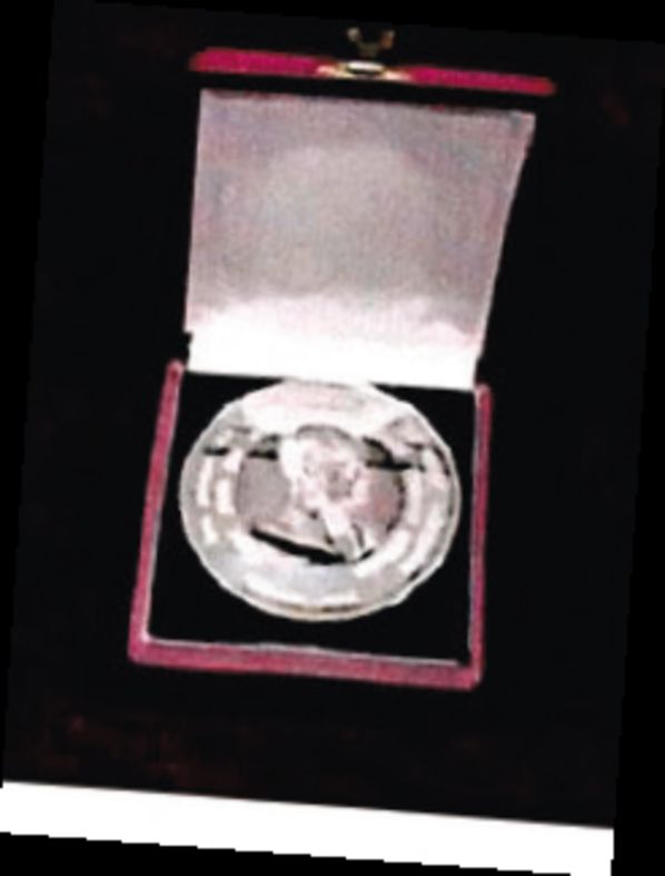 plaket2