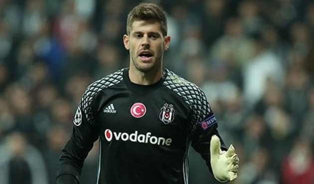 B&uuml;y&uuml;k şok! Fabri tekel bayiinde yakalandı! / VİDEO