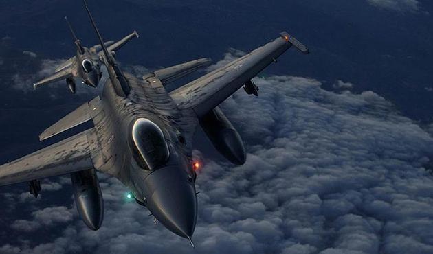 TSK,  Afrin'deki ter&ouml;r yuvalarına bomba yağdırdı