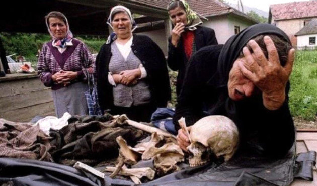 Az bilinen tarihi fotoğraflar ve hikayeleri!