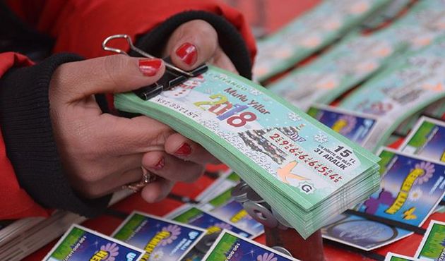 Bakın hangi şarkıcı binlerce liralık piyango bileti aldı!