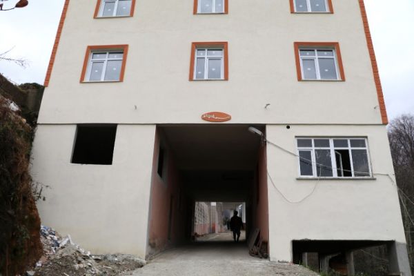 koy-yolu-camiden-geciyor-3-10488746_o