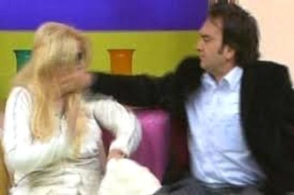banu-alkan-in-gozde-aski-murat-tasdemir-10535356_2092_m
