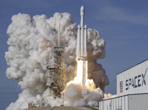 Falcon_Heavy_nedirdadsads