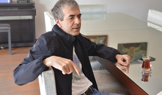 Cemil Barlas'ın evinde maklube partisi!