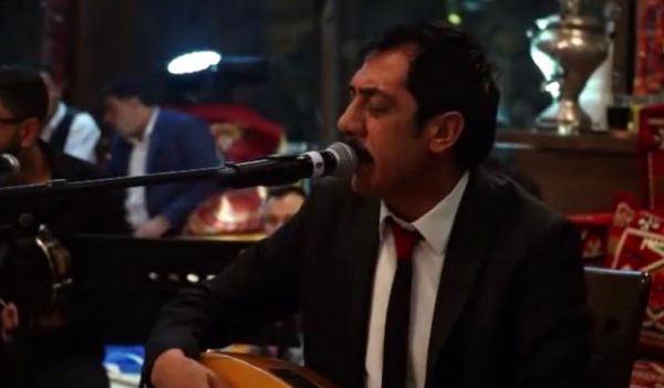 ankarali-turgut-adnan-oktar-in-duzenledigi-sira-10549299_8420_m