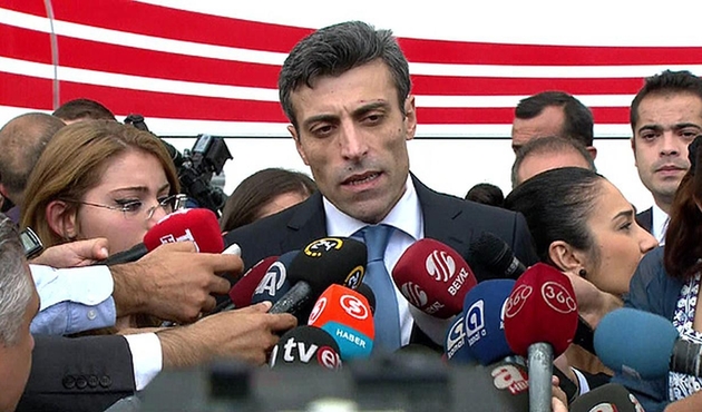 &Ouml;zt&uuml;rk Yılmaz, DEAŞ tarafından rehin alındıklarında neler yaptı?