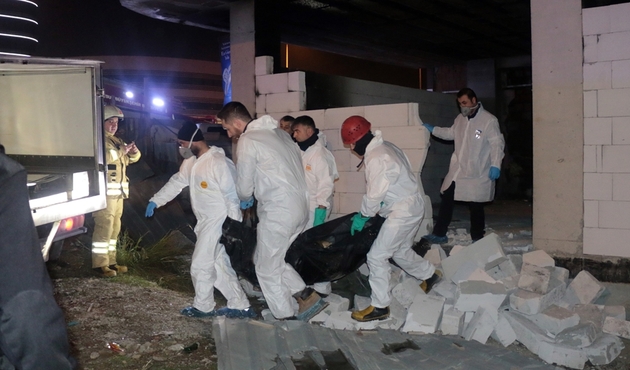 Pendik'te asans&ouml;r boşluğunda iki ceset bulundu...