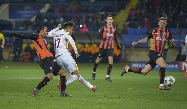 Cengiz yine gol&uuml;n&uuml; attı! İşte o harika gol!