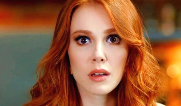 El&ccedil;in Sangu makyajsız g&ouml;r&uuml;nt&uuml;lendi!