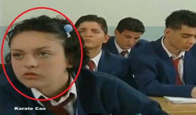 &Uuml;nl&uuml; oyuncu, o d&ouml;nem fig&uuml;ranlık yapıyordu!