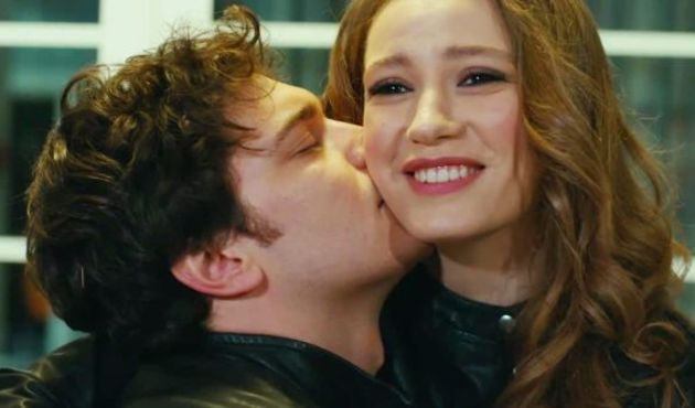 &Ccedil;ağatay Ulusoy'un aklı hala Serenay Sarıkaya'da mı?