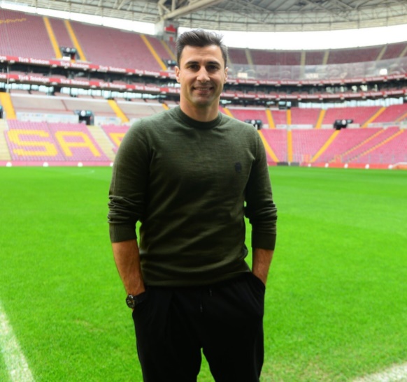 lorik_cana