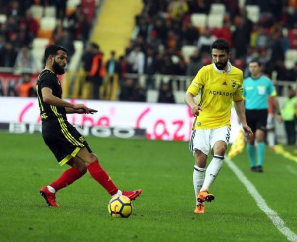 fenerbahceli-hasan-ali-maca-kesik-kramponla-10648218_2264_m