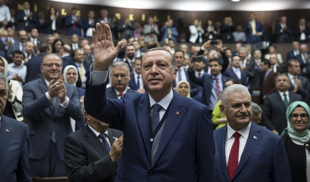 AK Parti'den s&uuml;rpriz karar! Grup toplantısı iptal edildi...