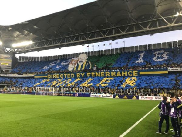 fenerbahce-den-galatasaray-koreografisi-10667277_7275_m