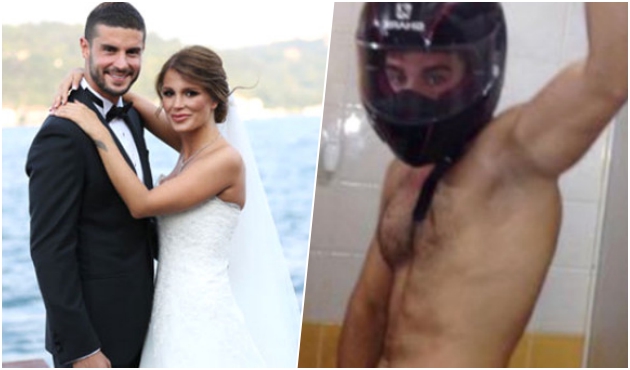 Berk Oktay'a ikinci şok! &Ccedil;ıplak fotoğrafları sızdı