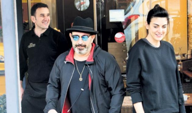 Cem Yılmaz'dan sevgilisine b&uuml;y&uuml;k fedakarlık!
