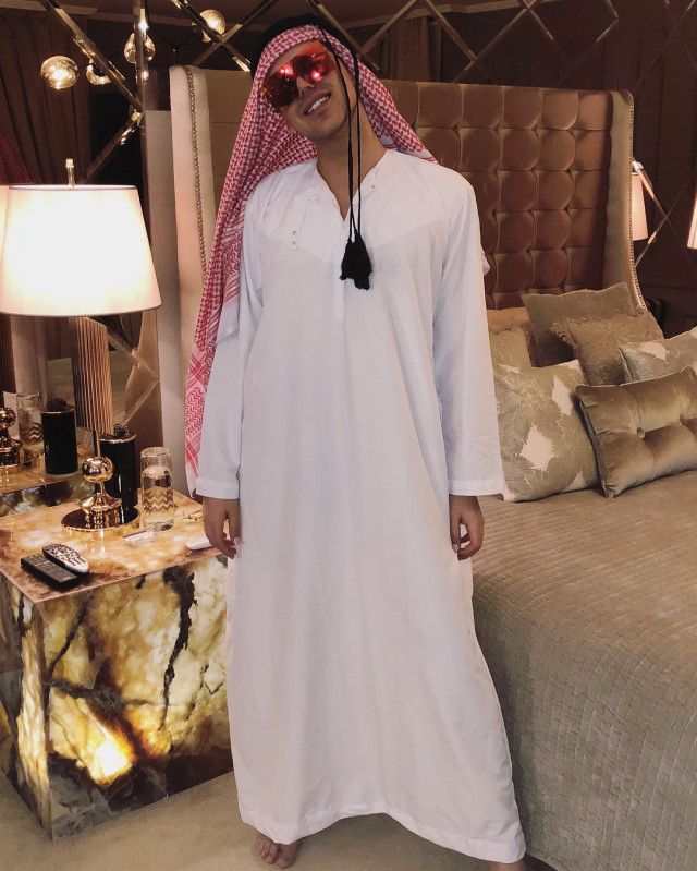 dubai-de-kerimcan-durmaz-i-otelden-kovdular-10688663_8135_o